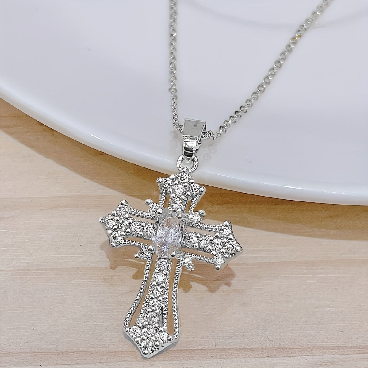 Wholesale  Retro Cross Necklace Personalized Pendant Zircon Necklace