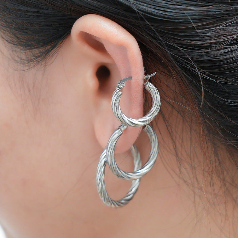 Wholesale Stainless Steel Gold Earrings Retro Round Twill Women' s Jewelry Accessory