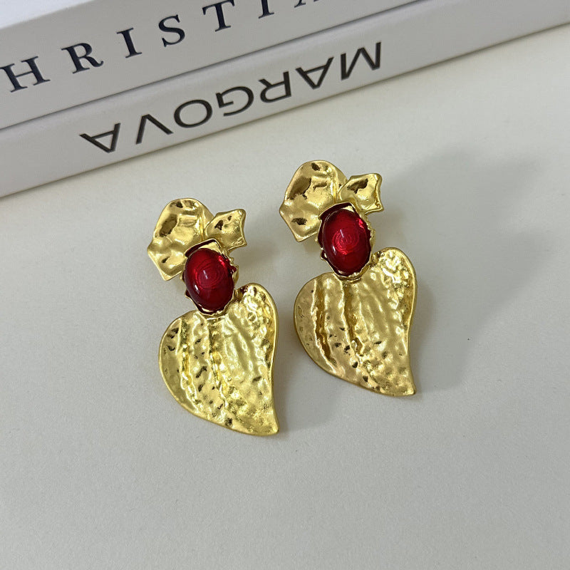 Wholesale Retro Bump Texture Peach Heart Leaf Gem Earrings