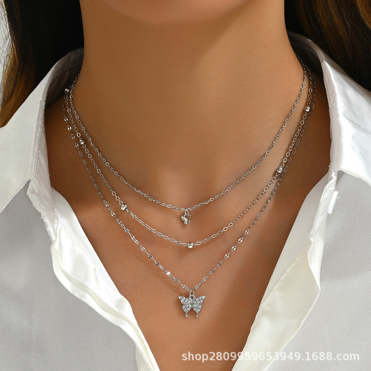 Wholesale Fashion Simple Multi-layer Butterfly Pendant Necklace Clavicle Chain Middle East Hot Selling Women Jewelry Accessories
