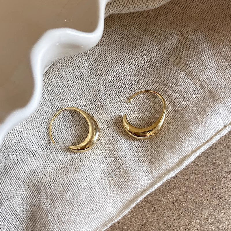 Wholesale Golden Water Drops Earrings  Light Luxury  Earrings