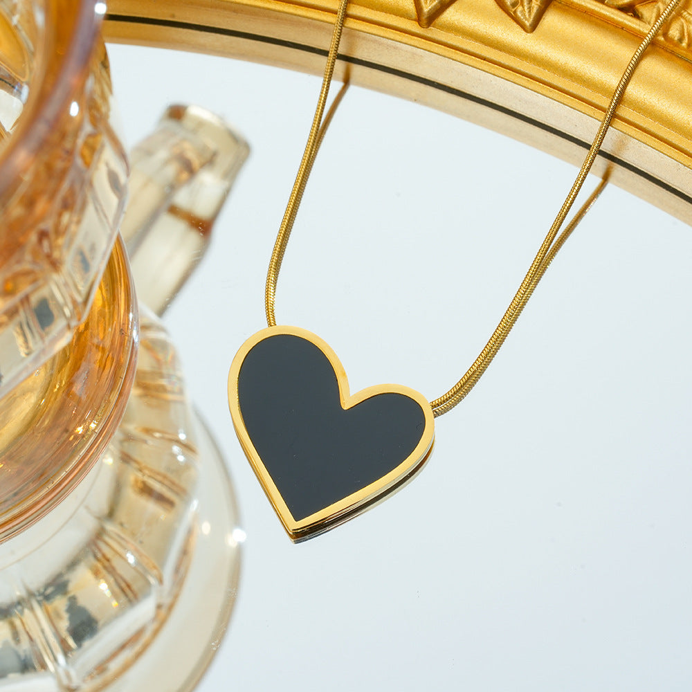 Wholesale Titanium Steel Black Heart Clavicle Chain Necklace Fashion Accessory