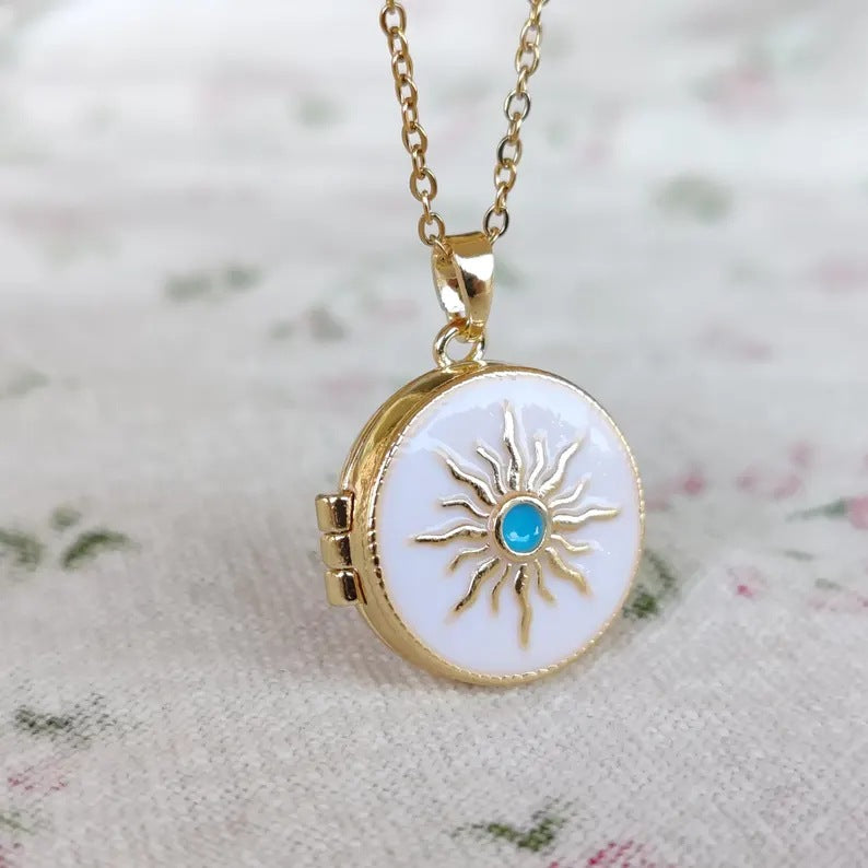 Wholesale 18K Gold-Plated Openable Locket Necklace with Zircon-Set Heart,  Bee,  and Geometric Pendants