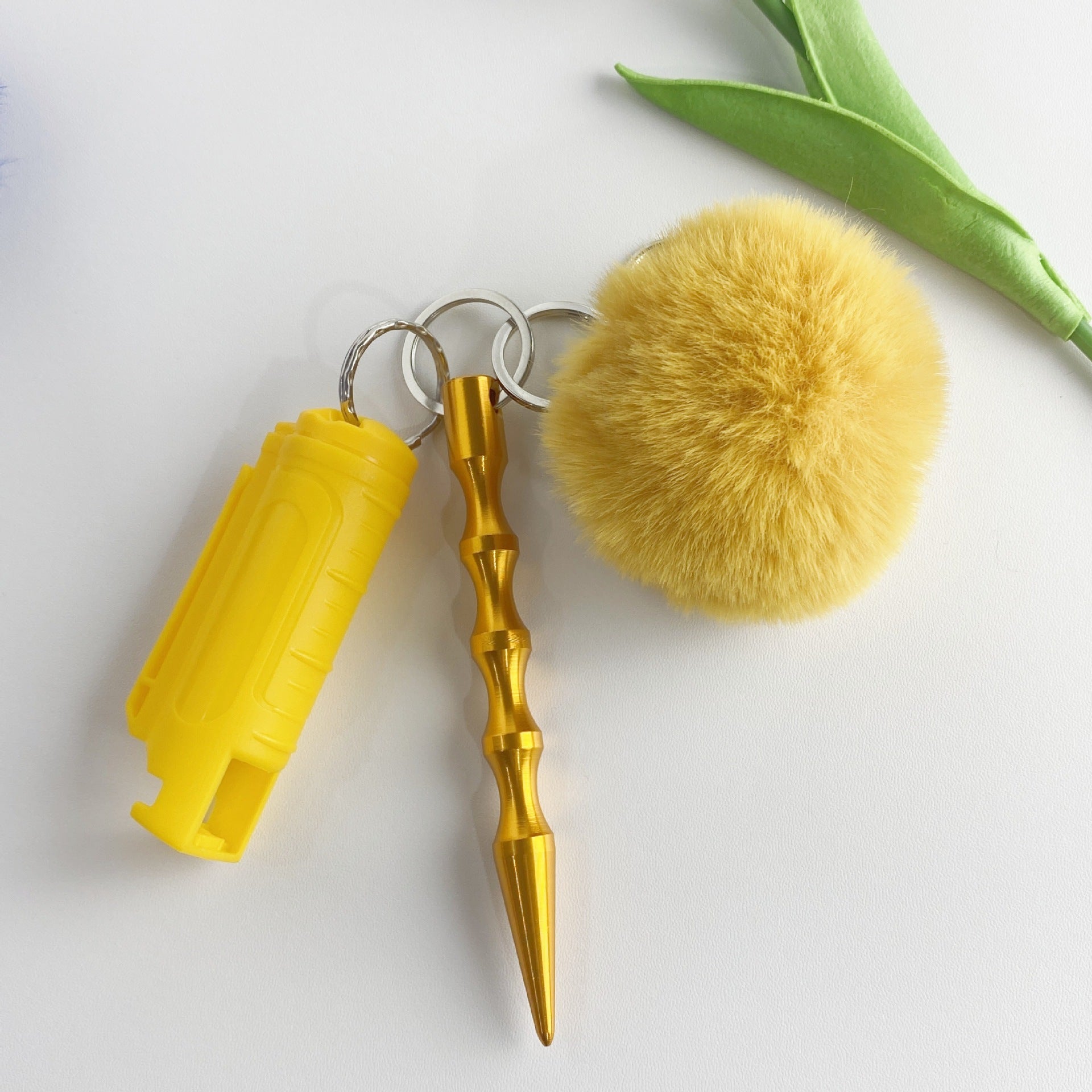 Wholesale Hair Ball Bottle Metal Keychains Set ACC-KC-ZhiYa040