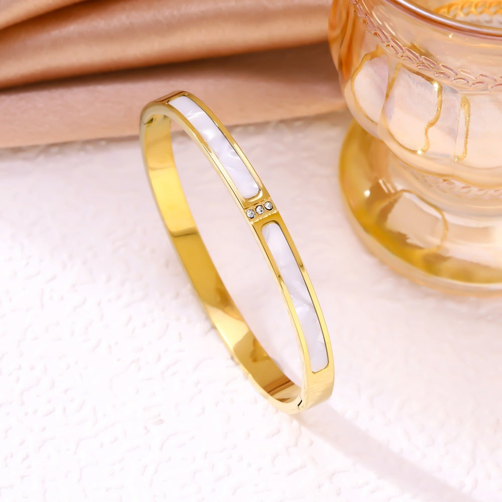 Wholesale Popular Stainless Steel Inlaid with Three Diamonds White Mother-Of-Pearl Bracelet Fashion Stylish Bracelet Vacuum Plated 18K