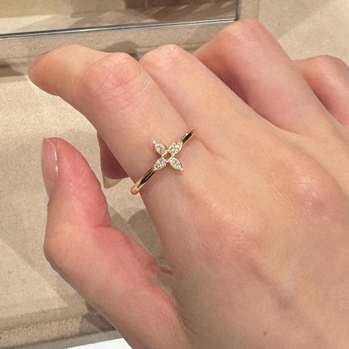 Wholesale Trendy Women S Flower Four Leaf Clover Ring Zinc Alloy Plated Sparkling Open Ring Jewelry Accessory For Party Gift Boutique Resale
