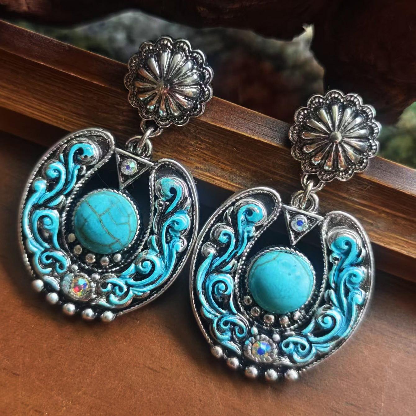 Wholesale Western-Style Exaggerated Turquoise Earrings and Necklace Set,  Zinc Alloy Electroplated Fashion Jewelry for Women