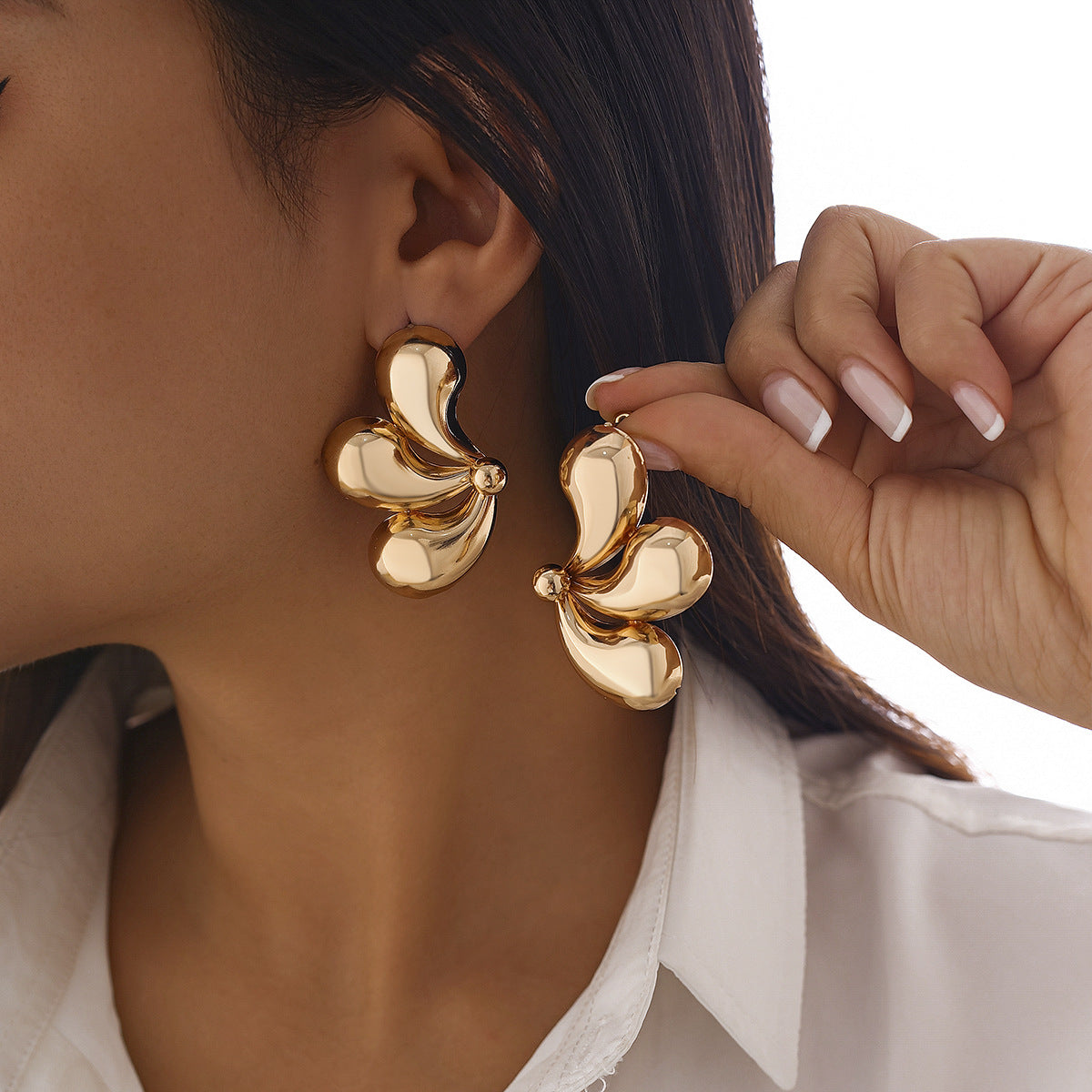 Wholesale Glossy Comma Drop Alloy Earrings