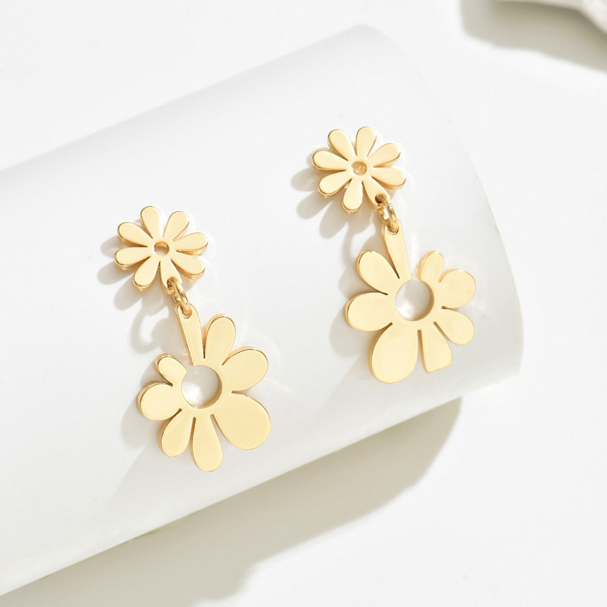 Wholesale  Fashion Hollow Flower Earrings