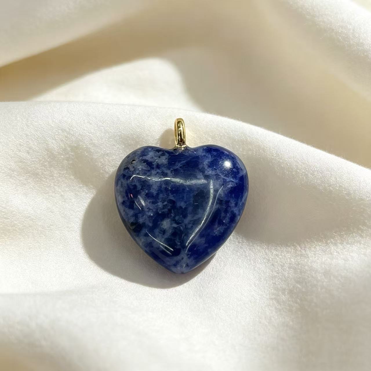 Wholesale Heart Shaped Crystal Pendant DIY Necklace Charm Fashion Jewelry Accessory Gift For Boutique Resale