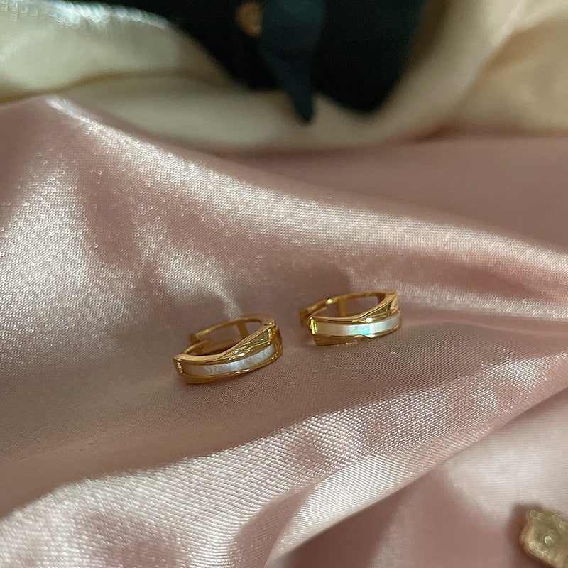 Wholesale Minimalist Circle Shell Earrings Silver Plated Boutique Resale