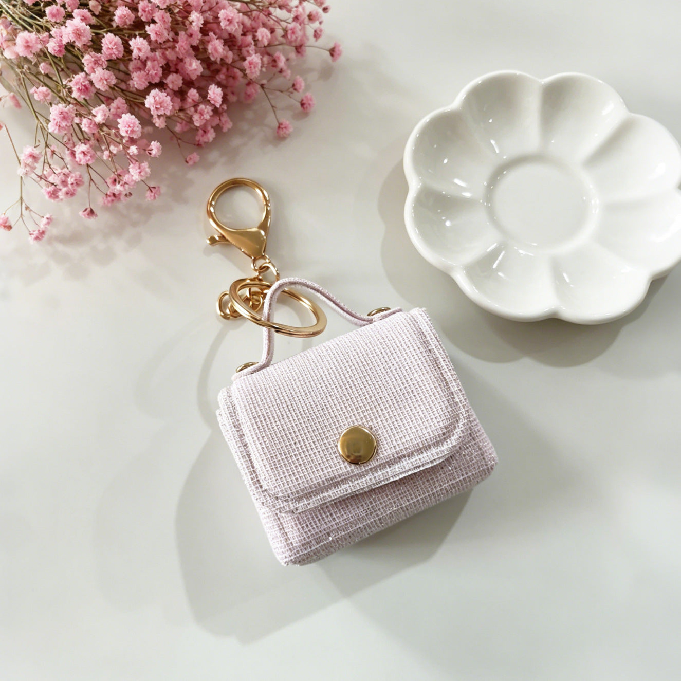 Wholesale Stylish Red Leather Earphone Bag Keychain with Fine Grid Pattern Fashion Accessory