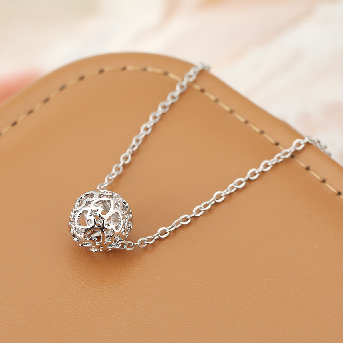 Wholesale  Heart Necklace Pendant Simple Fashion  Clavicle Chain Jewelry