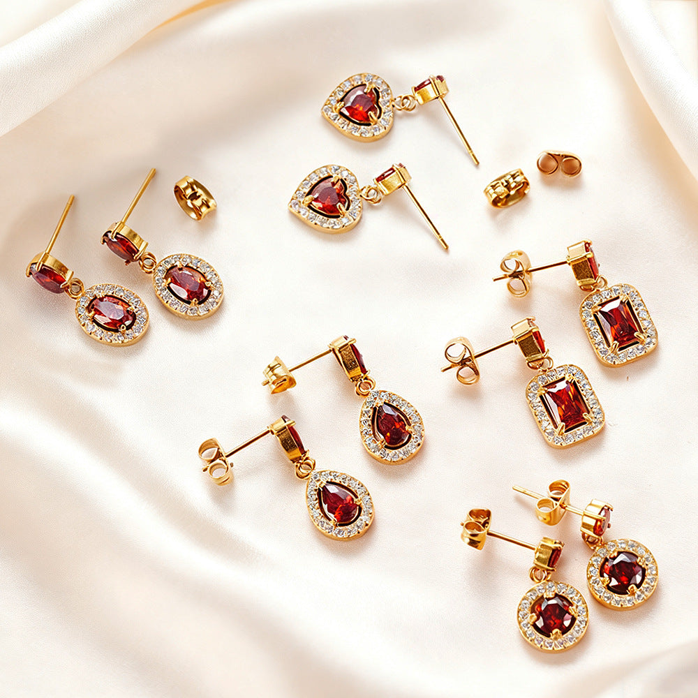 Wholesale Titanium steel heart-shaped earrings inlaid with rhinestones