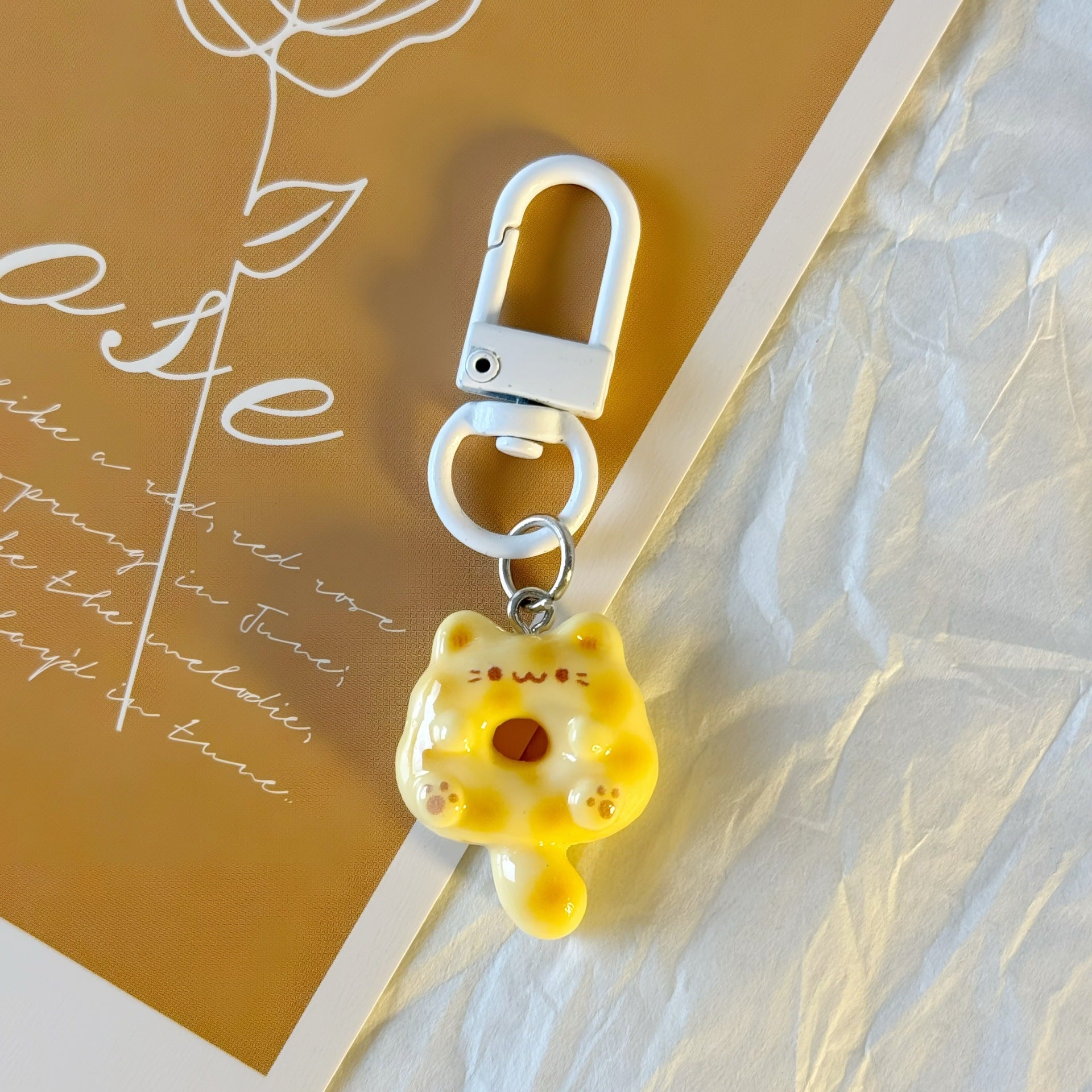 Wholesale Cartoon Cat Donut Keychain Resin Boutique Resale