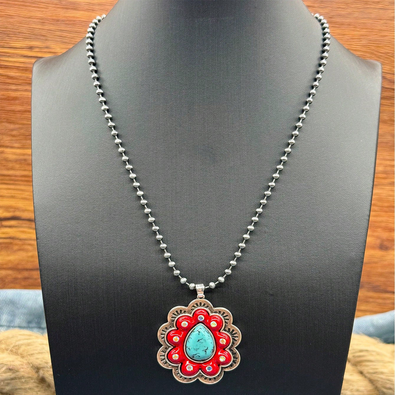 Wholesale Vintage Bohemian Turquoise Rhinestone Flower Pendant Necklace Zinc Alloy Bead Chain Women S Fashion Accessory