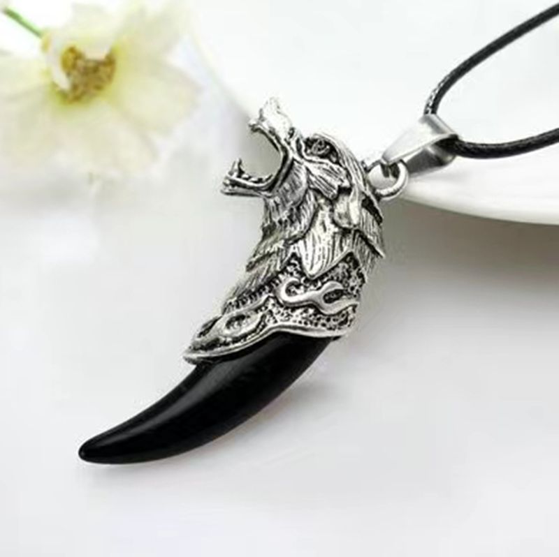 Wholesale wolf tooth pendant  necklace