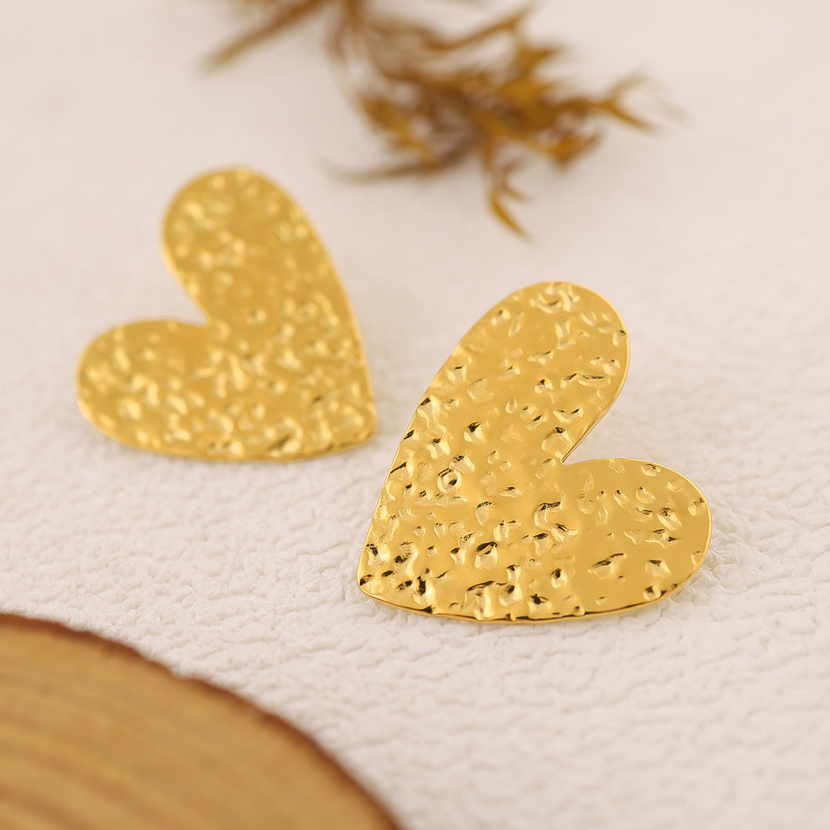 Wholesale heart earrings  titanium steel does not fade metal love earrings