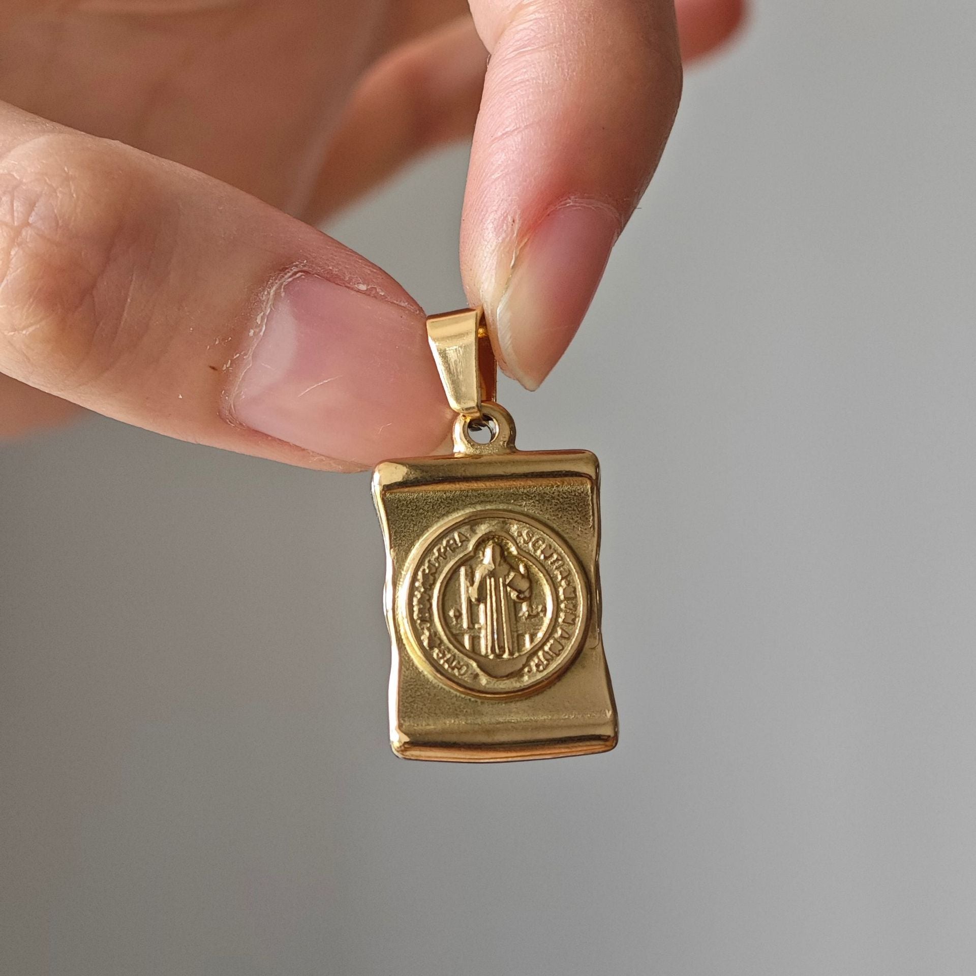 Wholesale  Stainless steel  gold-plated square pendant