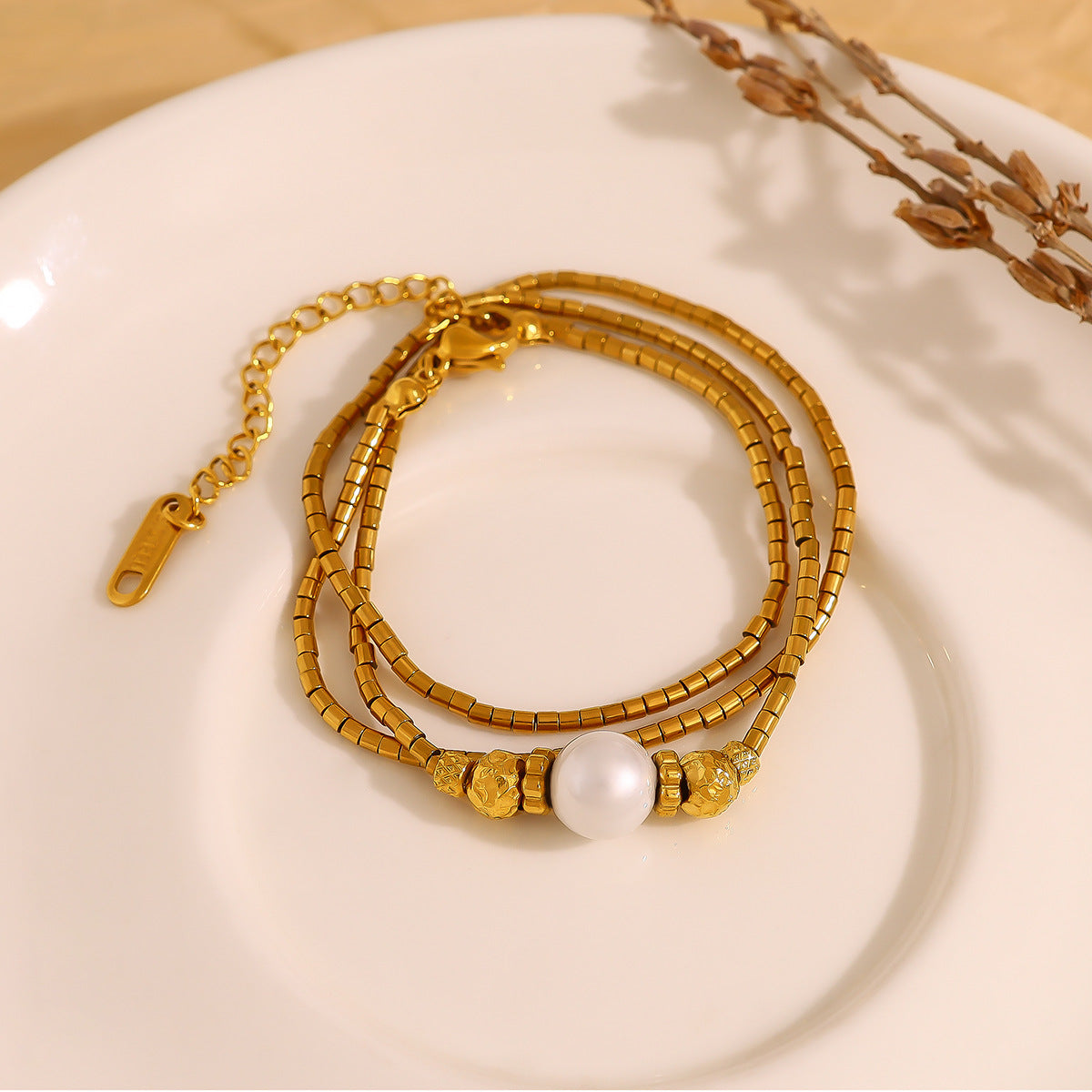 Wholesale Titanium Steel Light Luxury  Pearl Necklace  Clavicle Chain