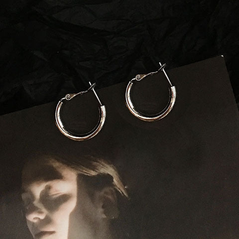 Wholesale Electroplated Metal Circle Earrings Korean Minimalist Jewelry Accessory