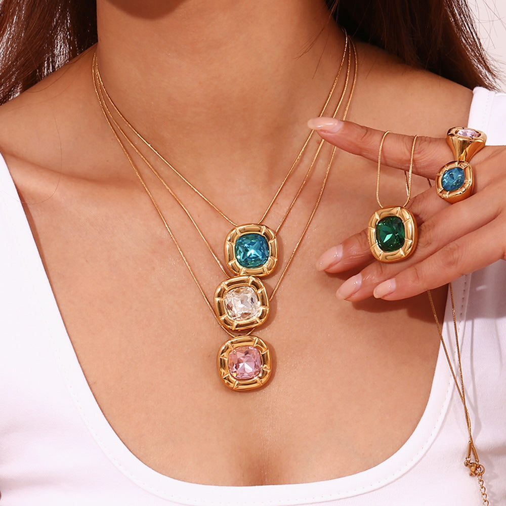 Wholesale Vintage Stainless Steel Necklace Plated 18K Gold Rounded Square Flower Zircon Rings Earrings Necklaces ACC-NE-MengJ012