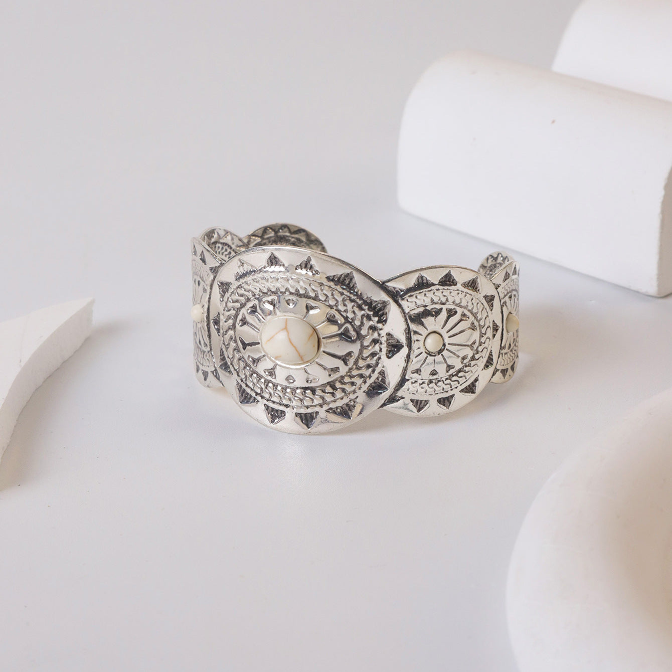 Wholesale Silver Tone Turquoise Inlay Vintage Open Adjustable Bracelet Women Fashion Jewelry Accessory