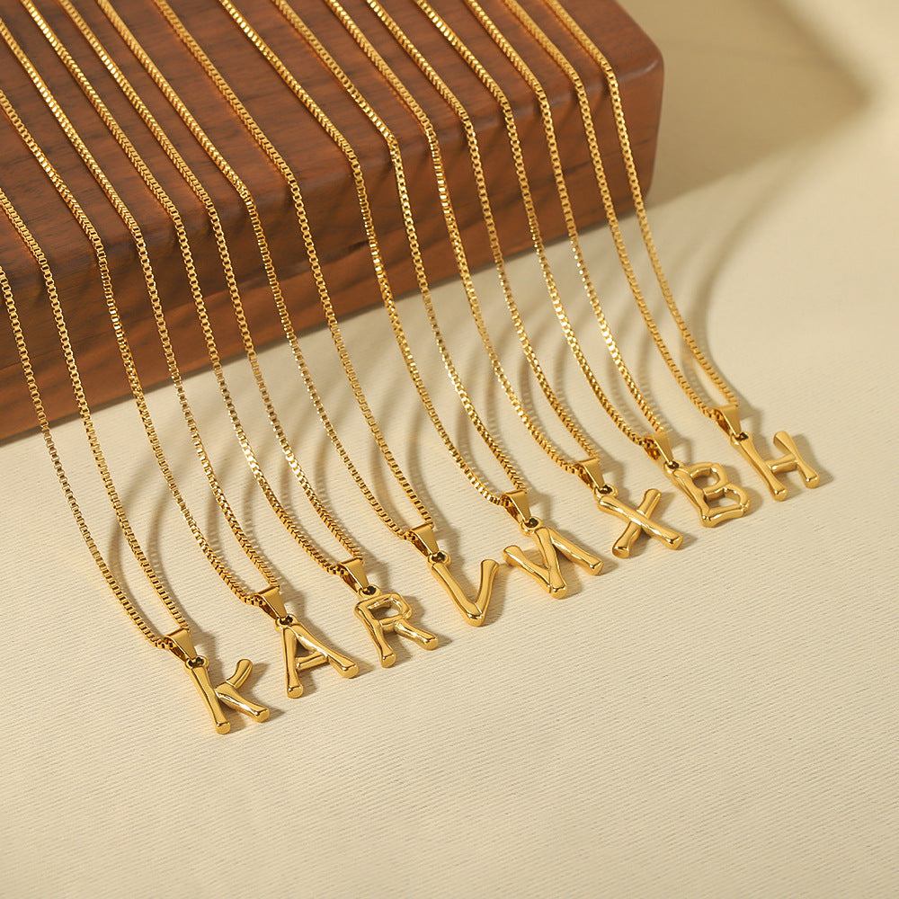Großhandel geometrische geometrische Titan -Stahl mit 18 Karat Gold Fashion Metall Letter Halskette ausgestattet