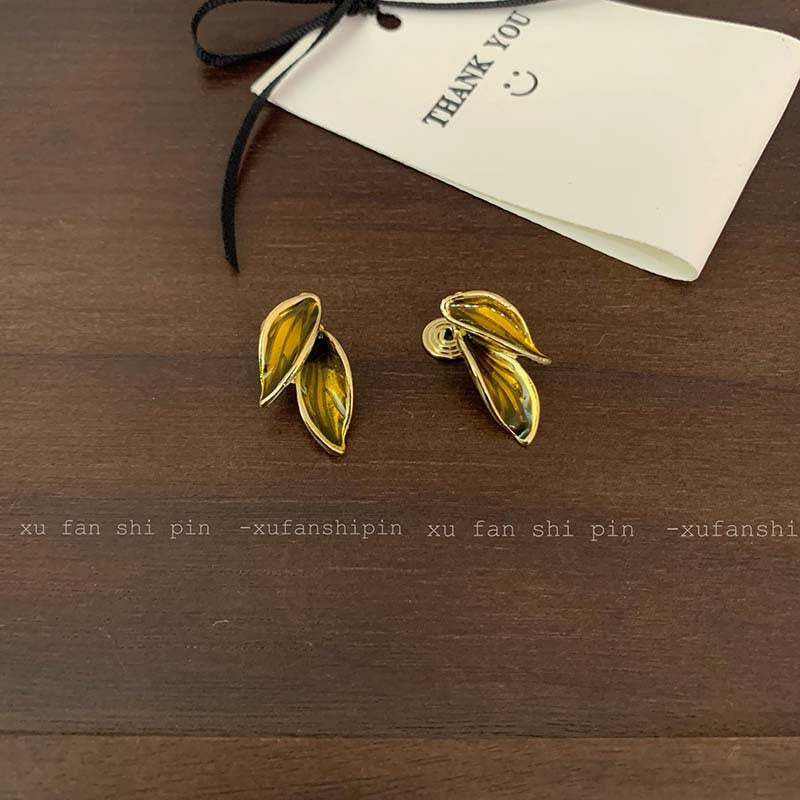 Wholesale  leaf metal stud earrings