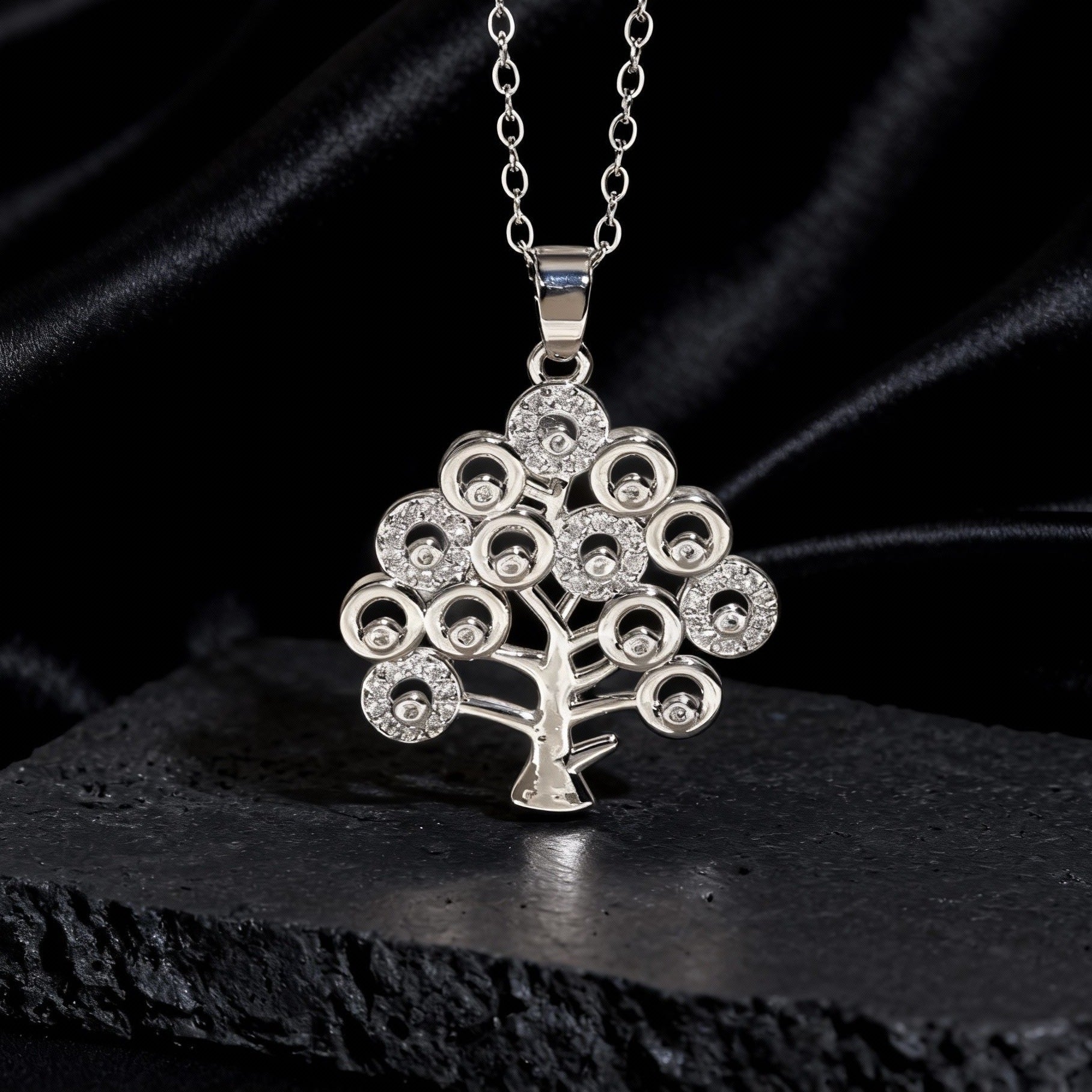 Wholesale Copper Tree Of Life Hollow Pendant Necklace For Women Chic Collarbone Chain Stylish Jewelry Accessory For Gift And Resale