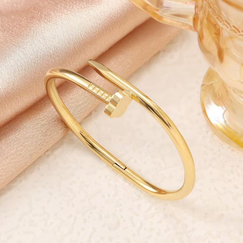 Wholesale Fashion High-End Light Luxury Stainless Steel Titanium Steel Peach Heart Four-Leaf Clover Nail Bracelet
