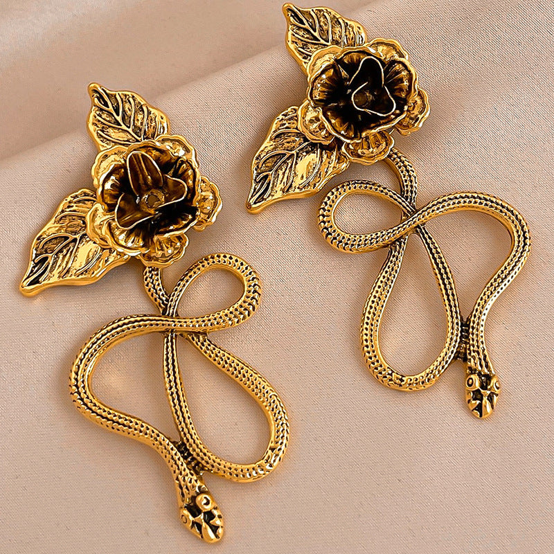 Wholesale Personality Exaggerated Oil Drop Diamond Small Snake Silver Earrings