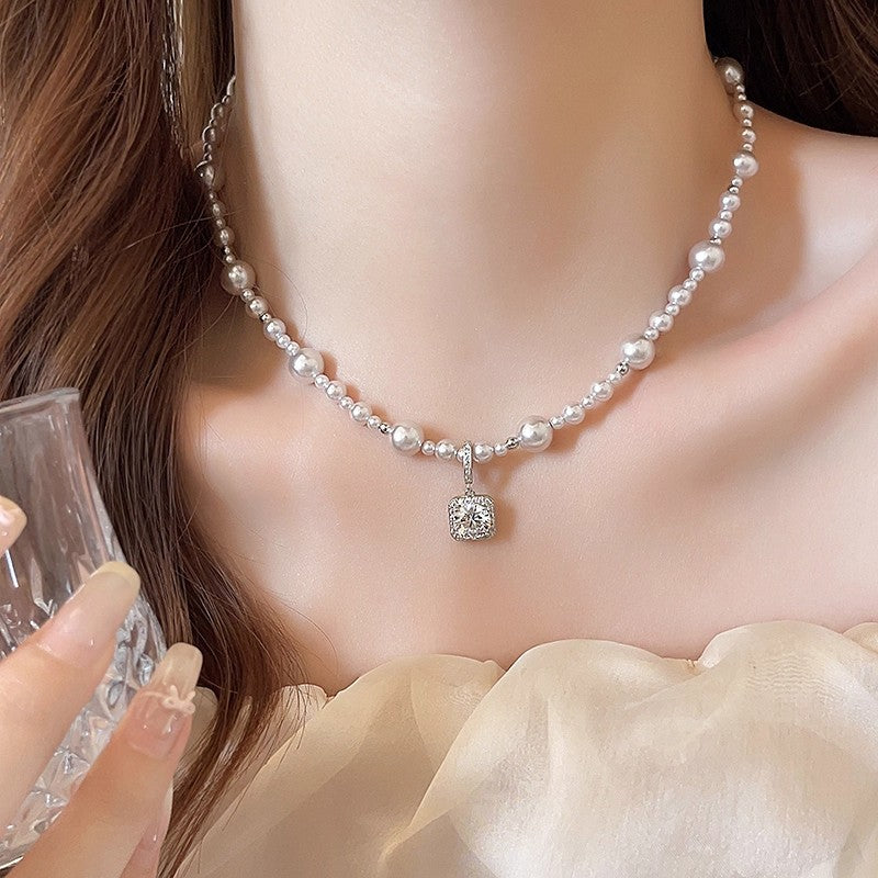 Wholesale French-Style Sugar Cube Pearl Necklace for Women,  Light Luxury,  Elegant,  High-End Clavicle Chain,  Exquisite,  Fashionable,  Versatile Neck Chain Accessory