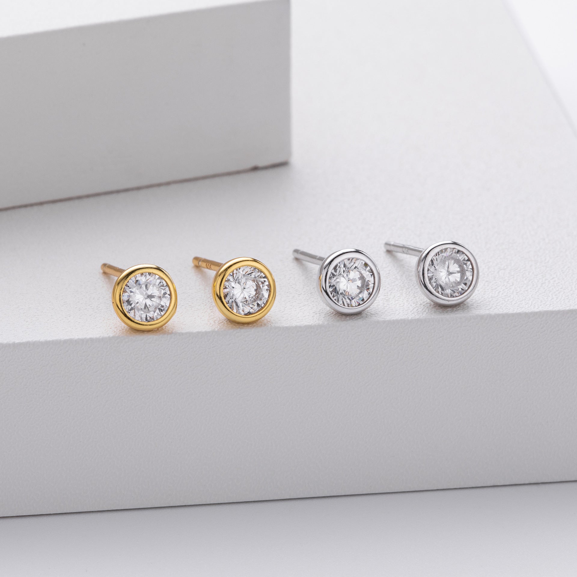 Wholesale  925 sterling silver simple round zircon earrings