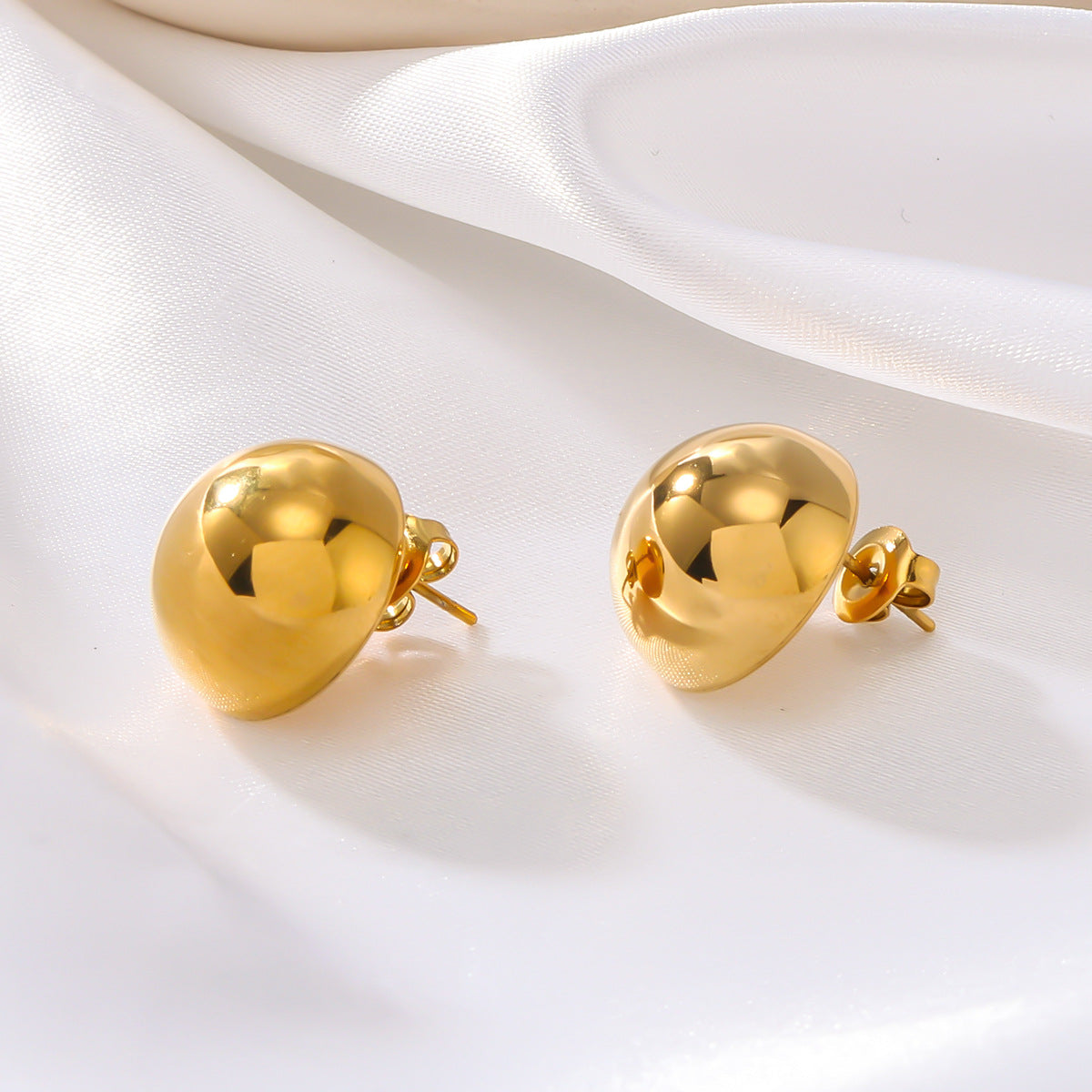 Wholesale  hemispherical smooth simple stainless steel 18K gold plated vintage earrings