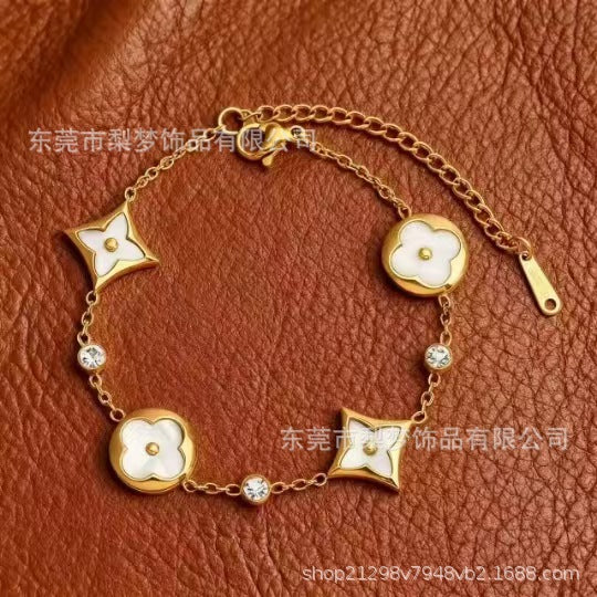 Wholesale Four-Leaf Clover Titanium Steel Bracelet,  18K Gold Plated Fashion Accessory,  Everyday Wear Gift for Women