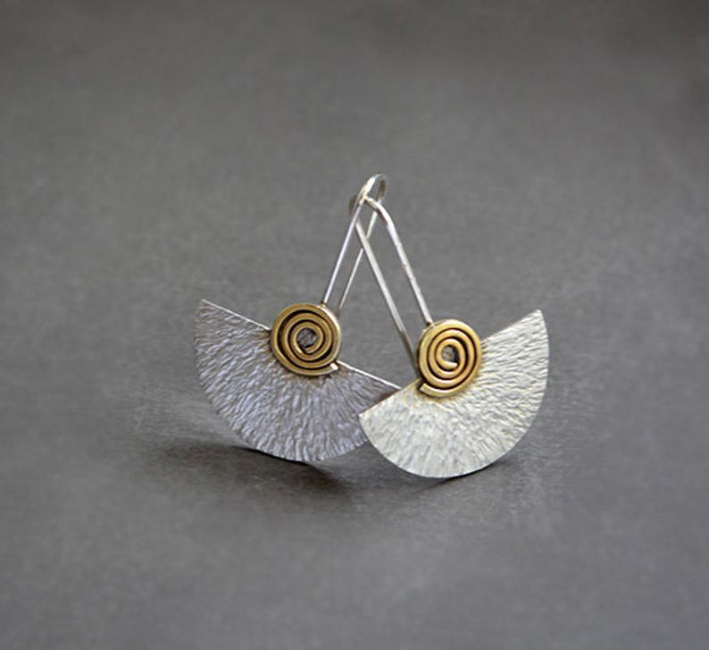Wholesale Stylish Spiral Semi-Circle Alloy Earrings for Women,  Silver Finish,  Trendy Jewelry Accessory for Boutique Resale