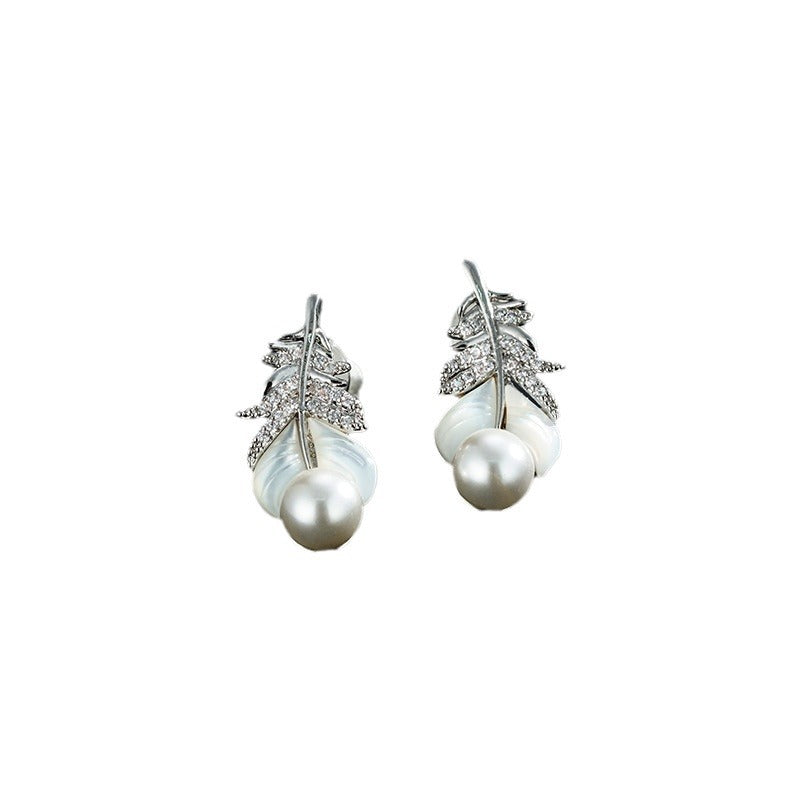 Wholesale Natural shell  temperament fashion feather series earrings