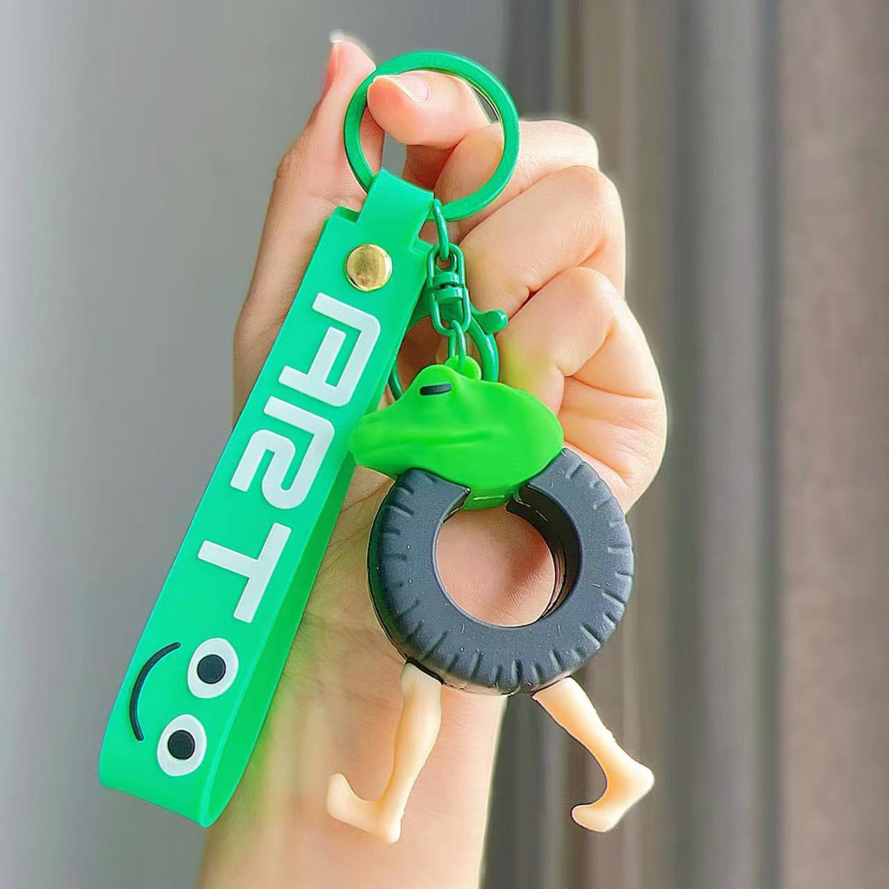Wholesale Shanhaijing Keychain Gum Stick Shark Marine Life Hanging Silicone Frog Hanging Keychains
