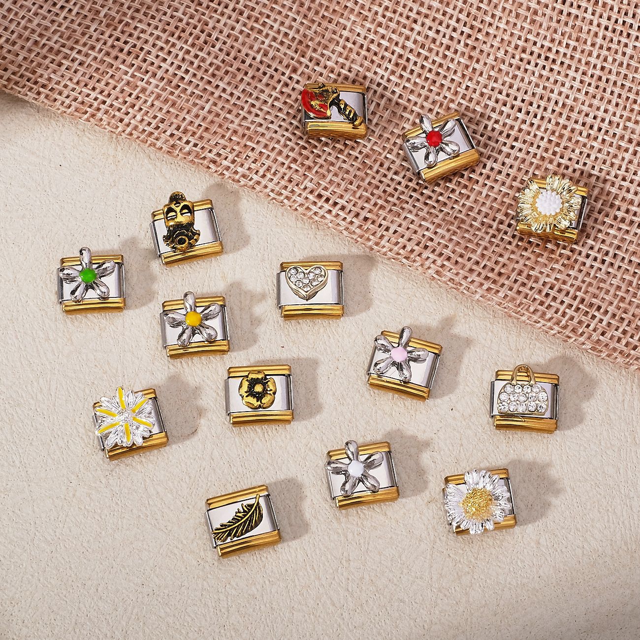 Wholesale 18Pcs Fashion 201 Stainless Steel Italian Charms DIY Jewelry Accessory With Flower Skull Heart Feather Motifs