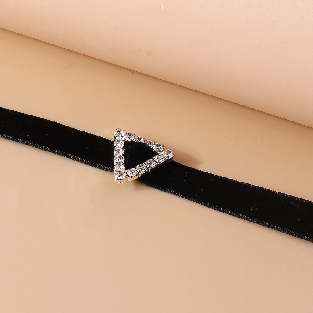 Wholesale Velvet Geometric Necklace Valentine's Day Clavicle Necklaces ACC-NE-YueSen016