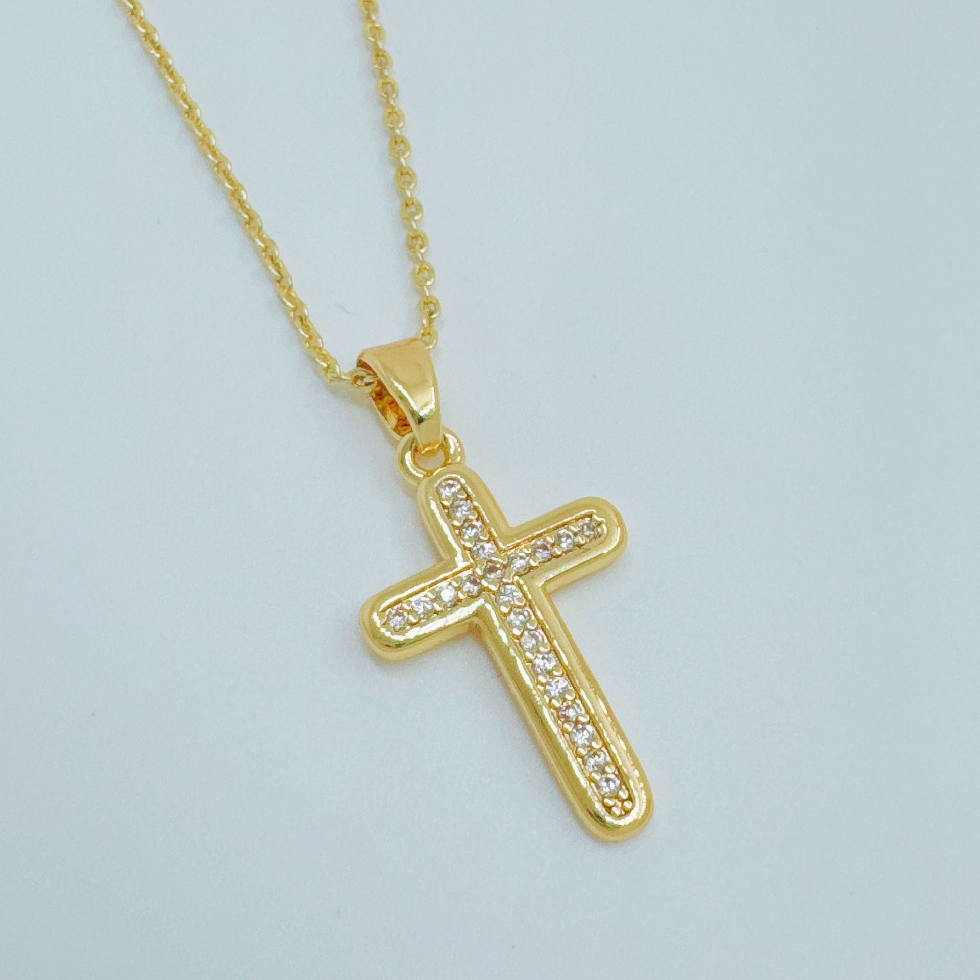 Wholesale Light Luxury Design Copper Gold Plated Micro Inlaid Zircon Cross Necklace