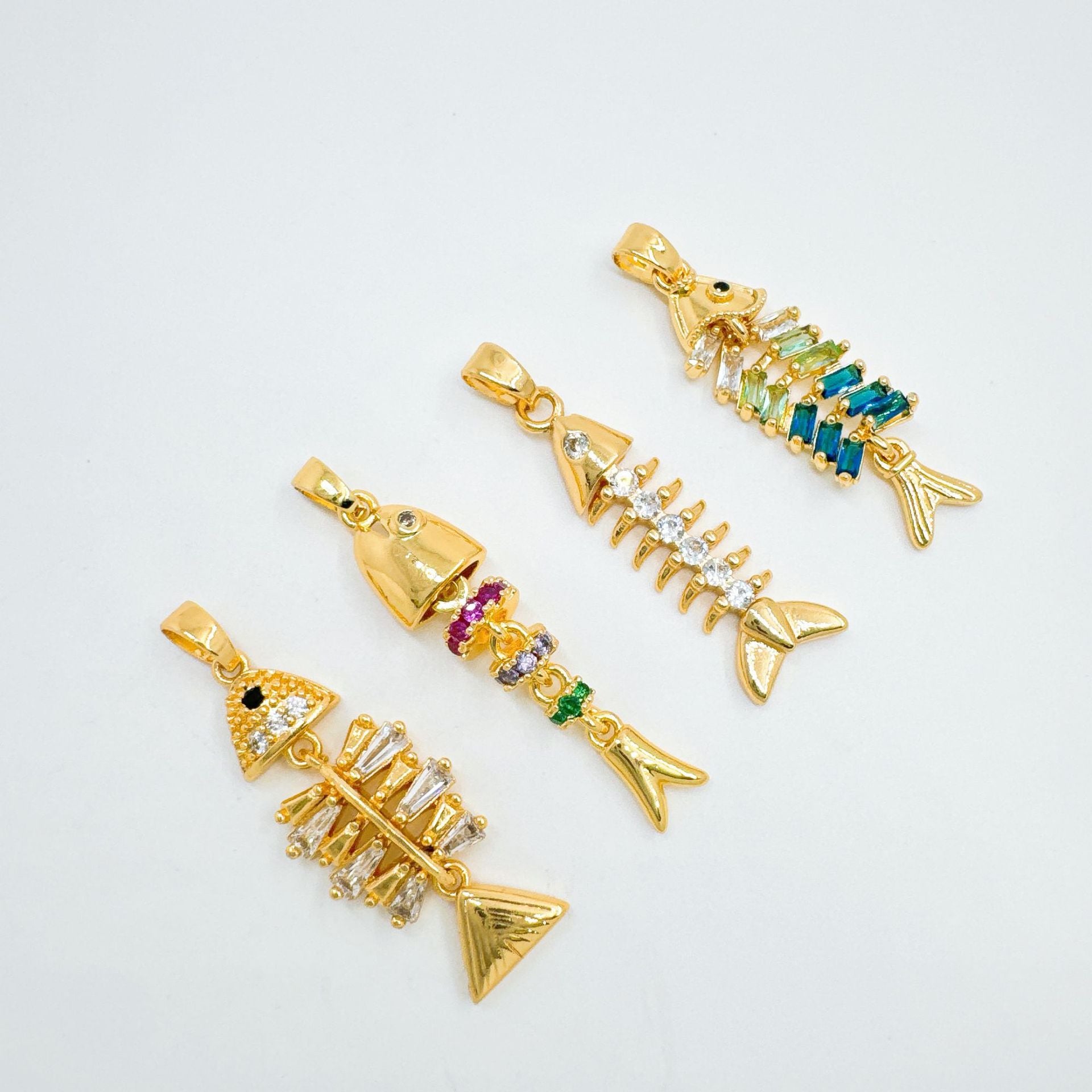 Wholesale Ocean Sea Fish Micro-Inlaid Zircon Gold Plated Pendant Necklace Jewelry Accessory Boutique Resale