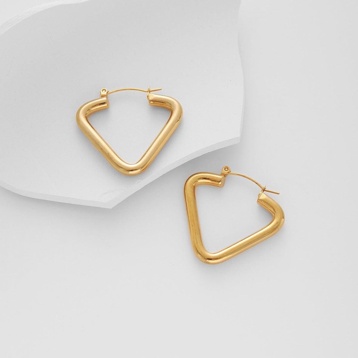 Boucles d'oreilles en acier en acier en titane triangulaire en gros