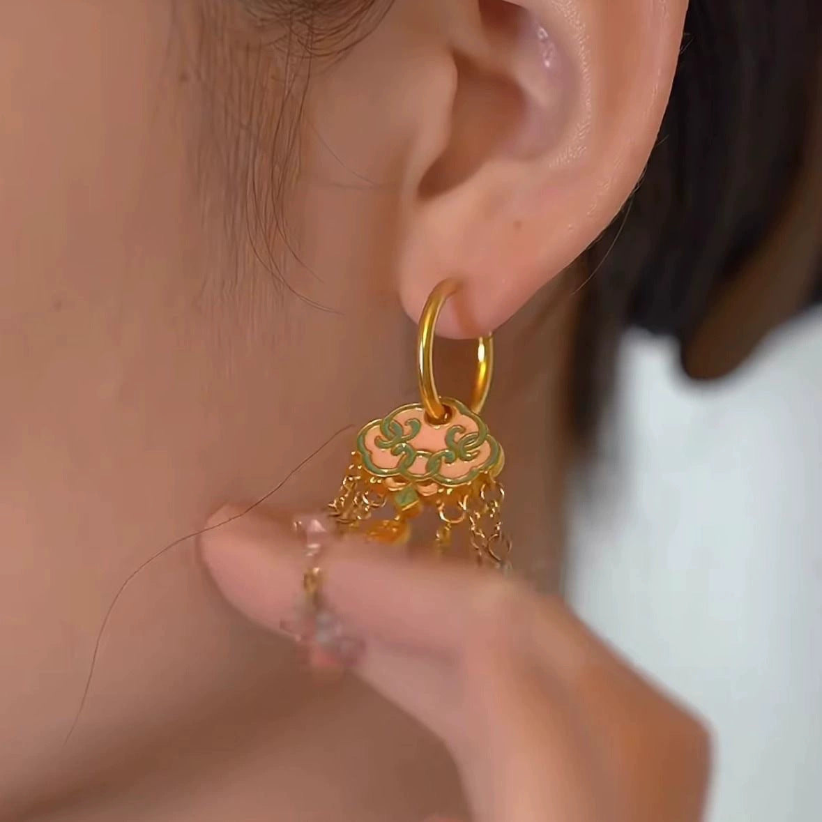 Wholesale  Retro Court Style Light Luxury Exquisite Ear Buckle Earrings