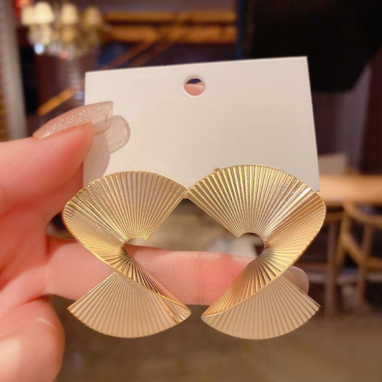 Wholesale European American Style Geometric Spiral Fan Leaf Earrings - Alloy Electroplating Boutique Resale Jewelry Accessory