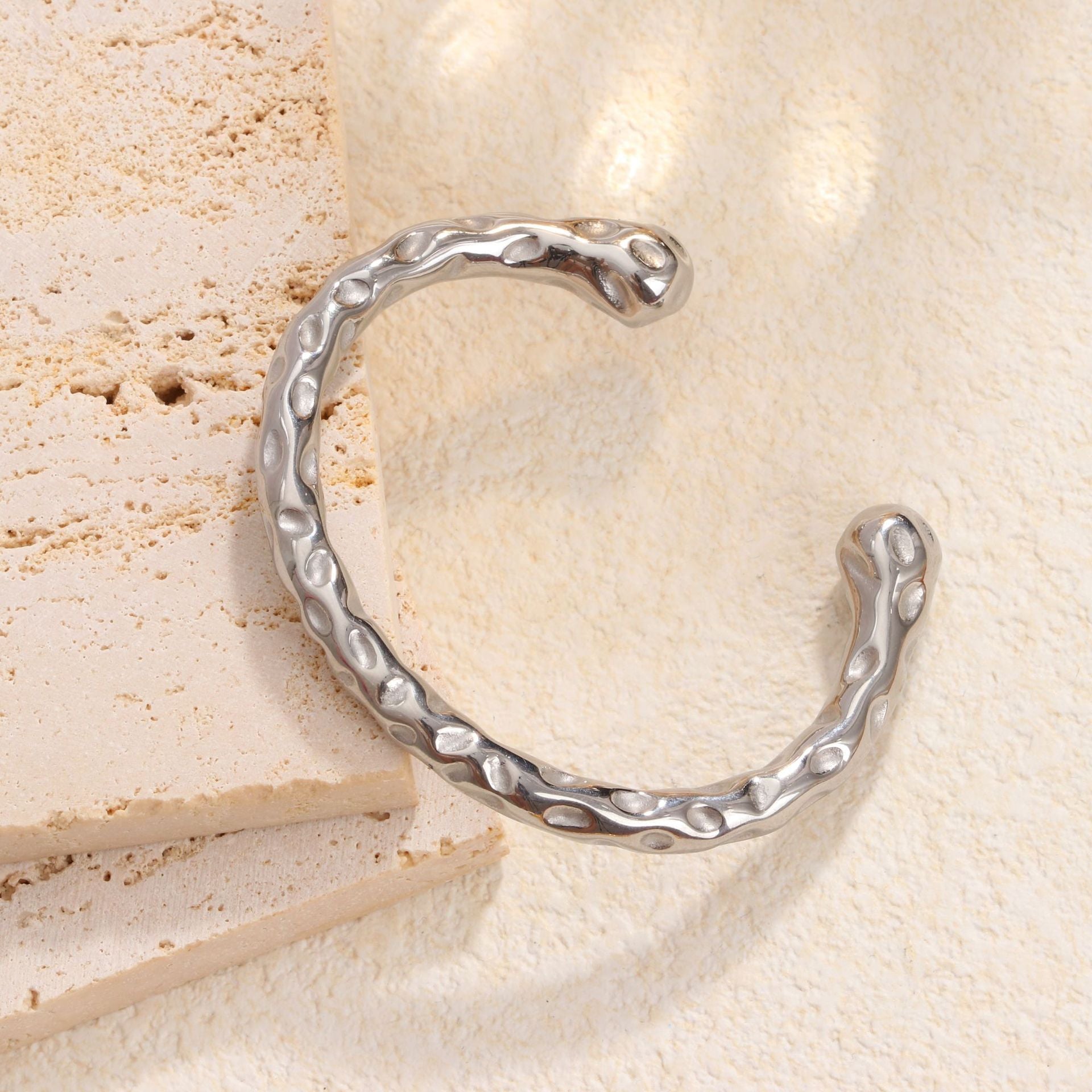 Wholesale  Retro Light Luxury Titanium Steel Gold Bracelet