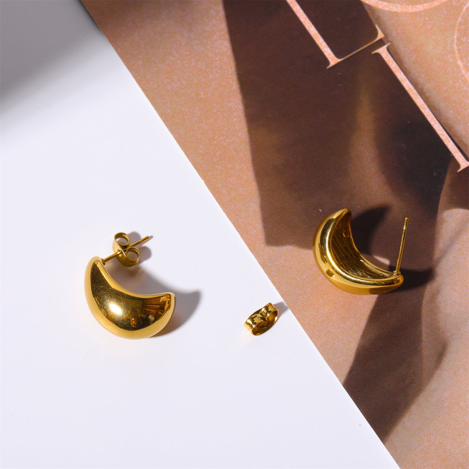 Wholesale 18k Gold Plated Titanium Steel C-shaped Earrings