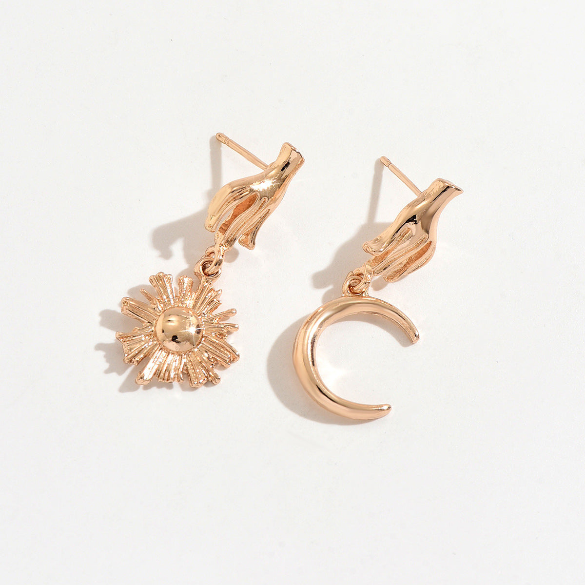 Wholesale Electroplated Zinc Alloy Flower Sun Moon Faux Pearl Earrings Vintage Style Jewelry Accessory for Resale
