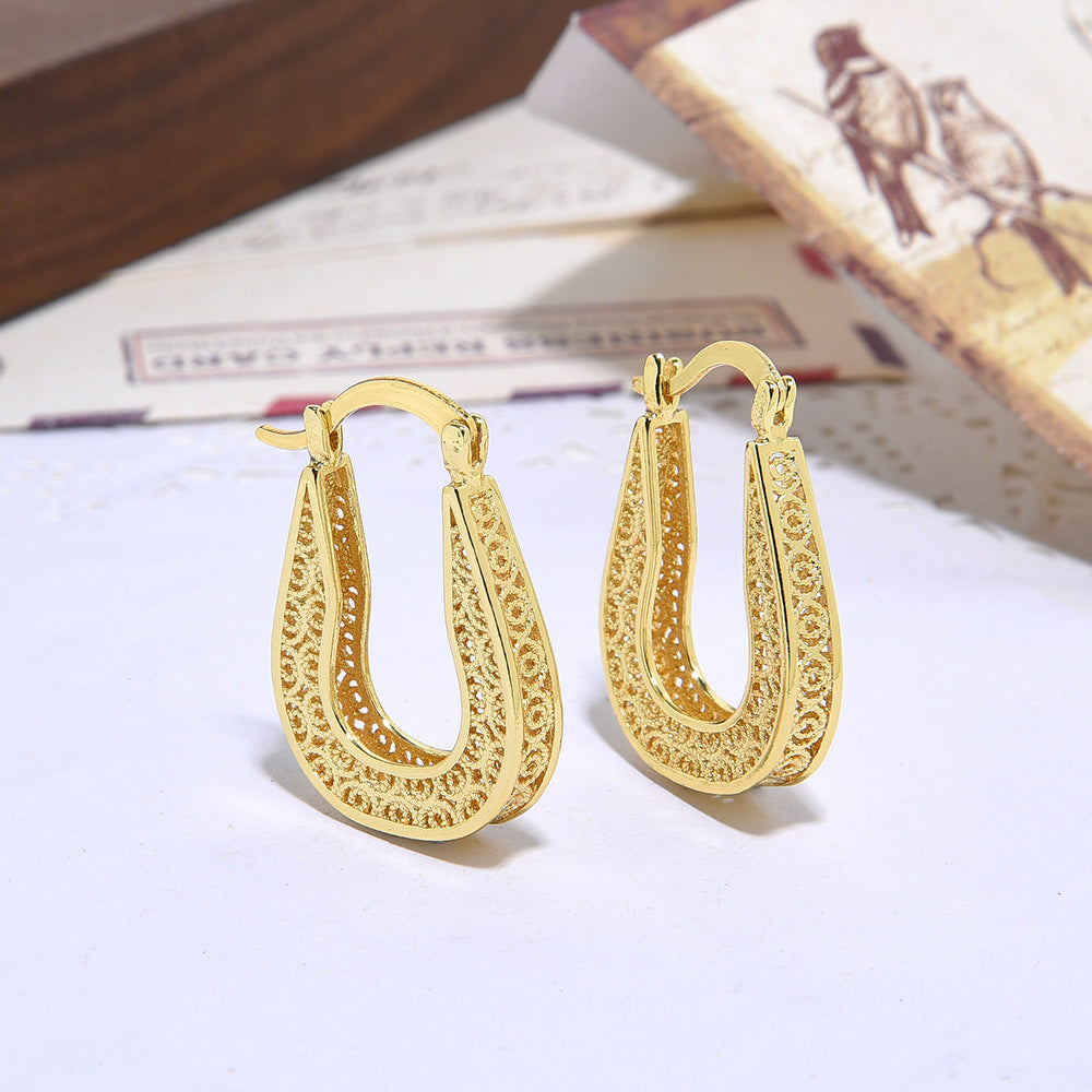 Wholesale Retro Lace O-shaped Hollow Women' s Earrings